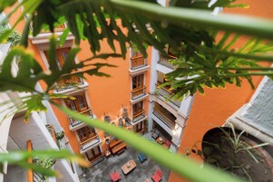 27-Zoll-Flachbildfernseher mit Kabelempfang, Fernseher