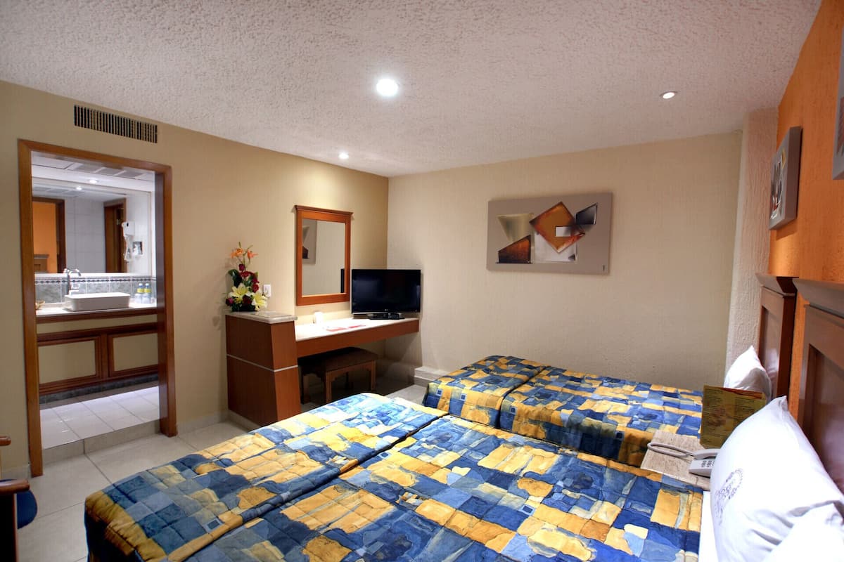 In-room safe, desk, iron/ironing board, free WiFi