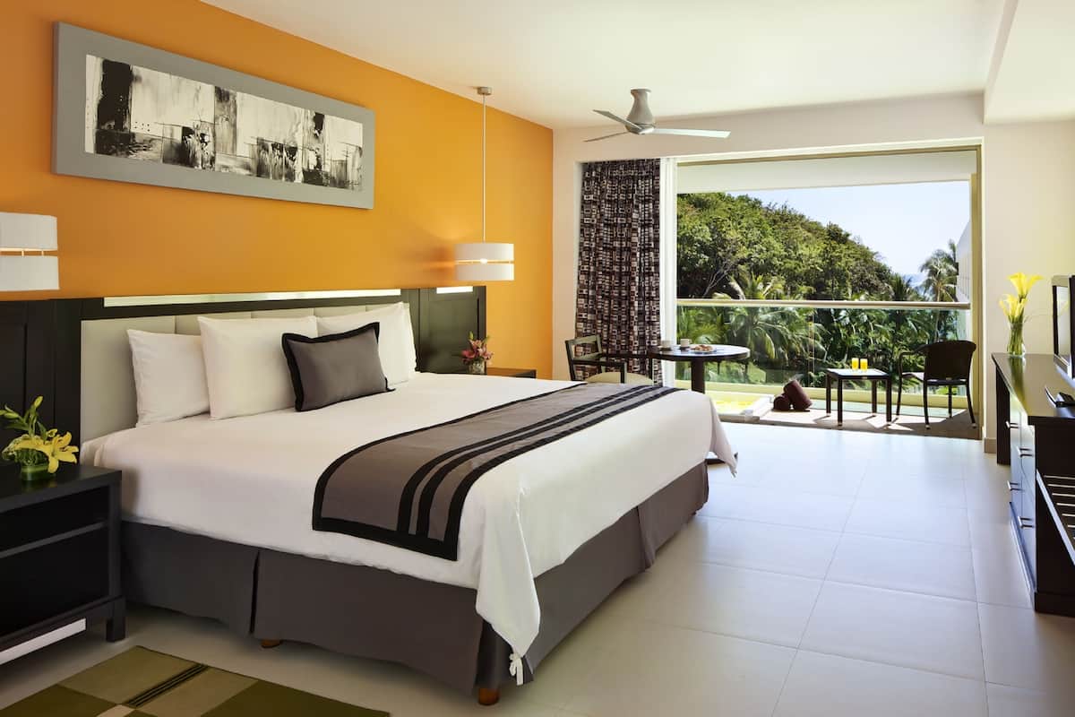 1 bedroom, down comforters, minibar, in-room safe