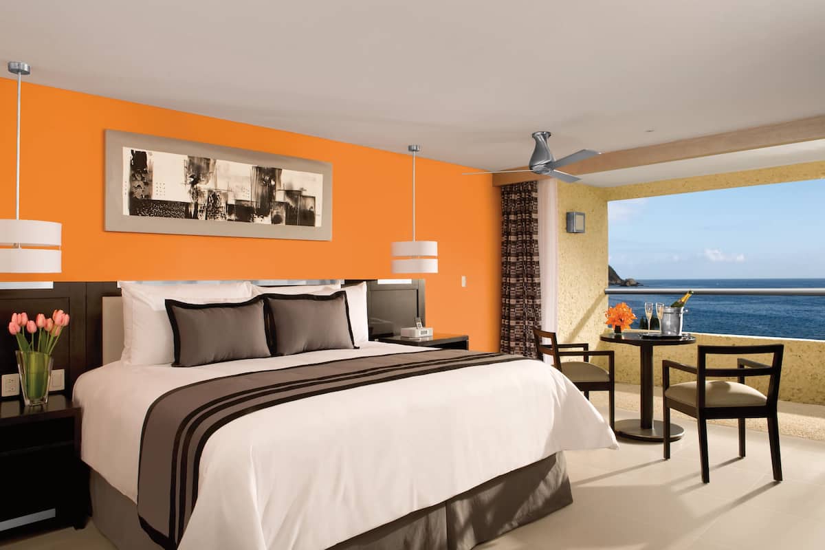 Deluxe Room, 1 King Bed, Oceanfront (Preferred Club) | 1 bedroom, down comforters, minibar, in-room safe