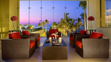 5 bars/lounges, poolside bar