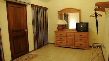 Minibar, alarm clocks, wheelchair access