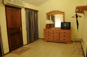 Minibar, alarm clocks, wheelchair access