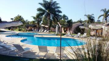 Piscina interna, piscina externa