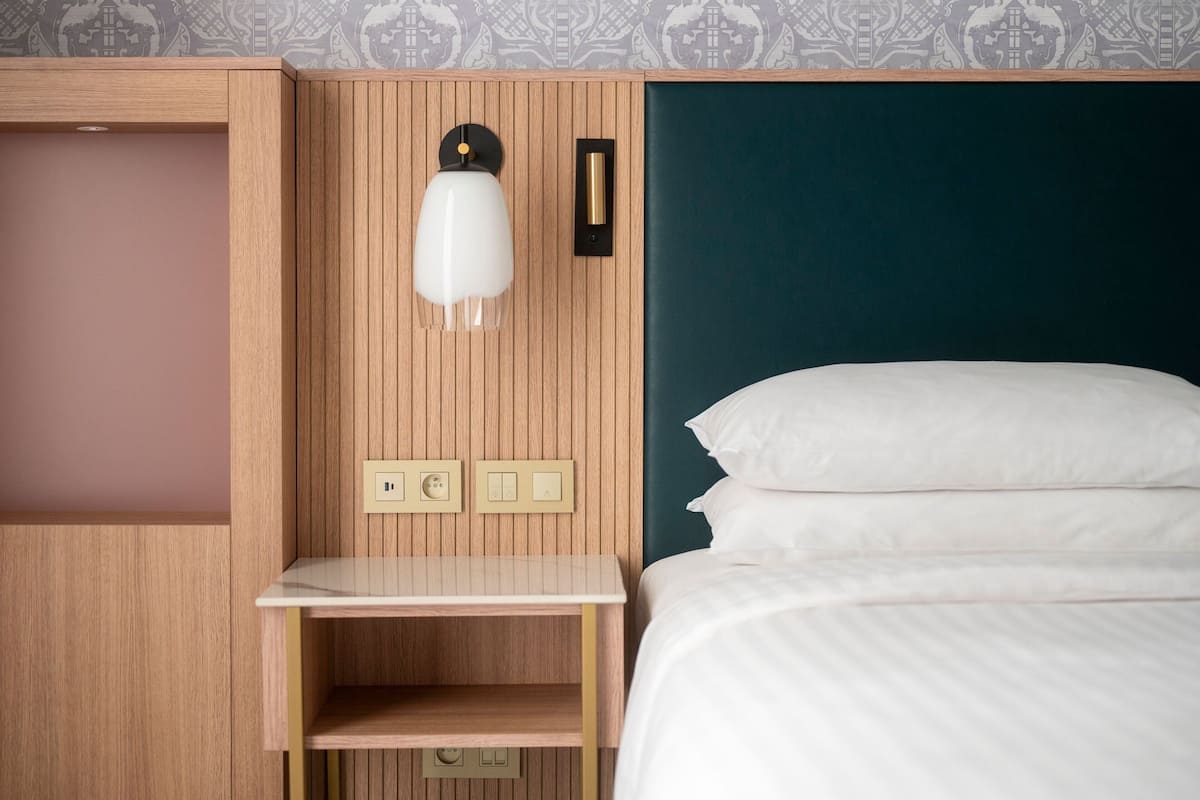 Literie de qualité, coffre-fort pour ordinateur portable, bureau