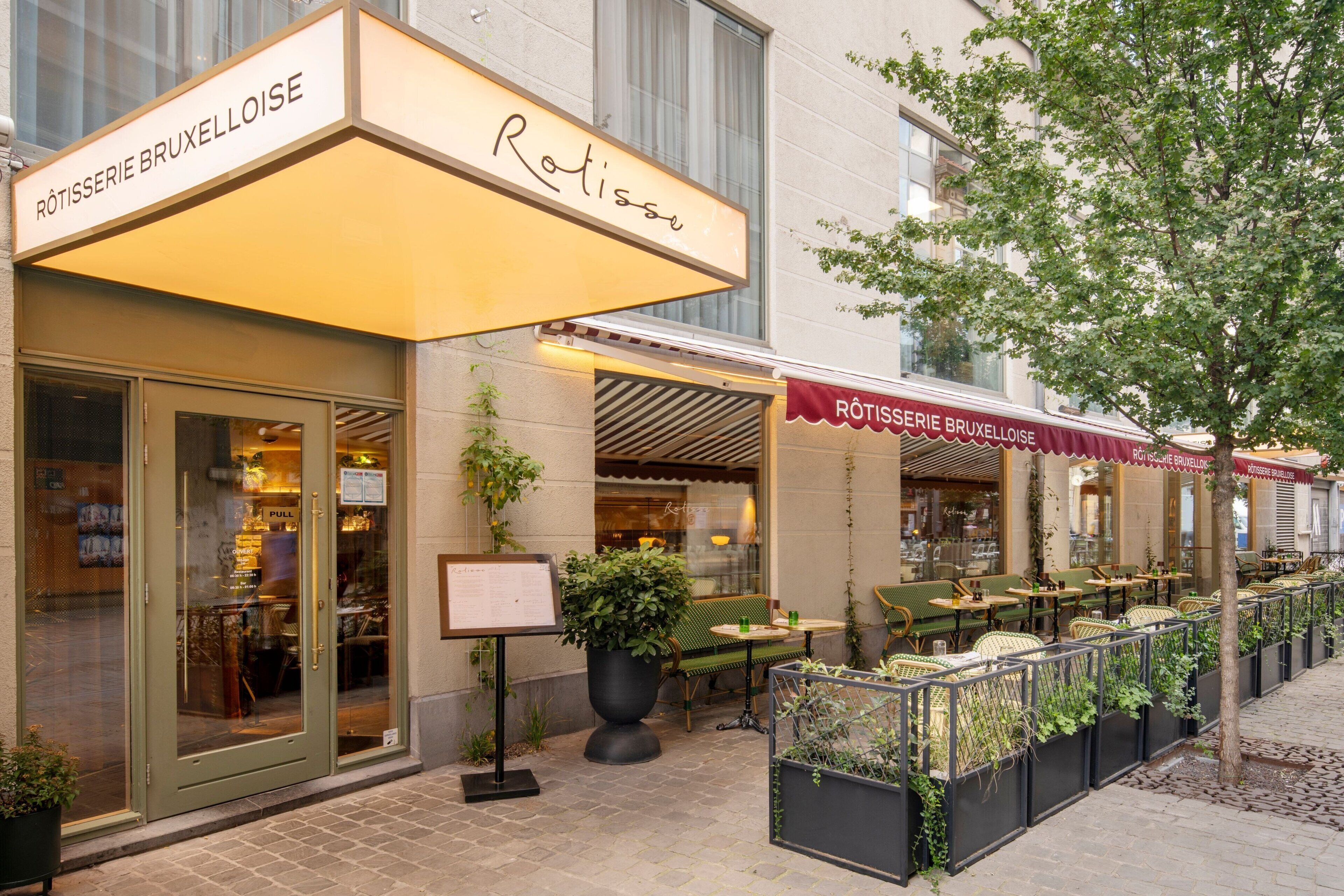 Petit déjeuner, déjeuner et dîner servis sur place