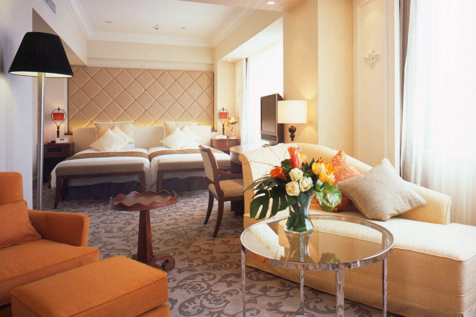 Down comforters, in-room safe, desk, blackout drapes