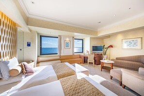 Deluxe suite, niet-roken (Junior Suite) | 1 slaapkamer, donzen dekbedden, een kluis op de kamer, een bureau