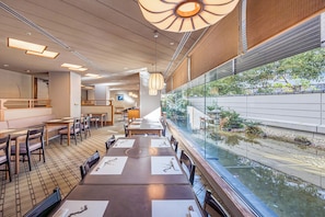 4 restaurants, breakfast, dinner served; Japanese cuisine