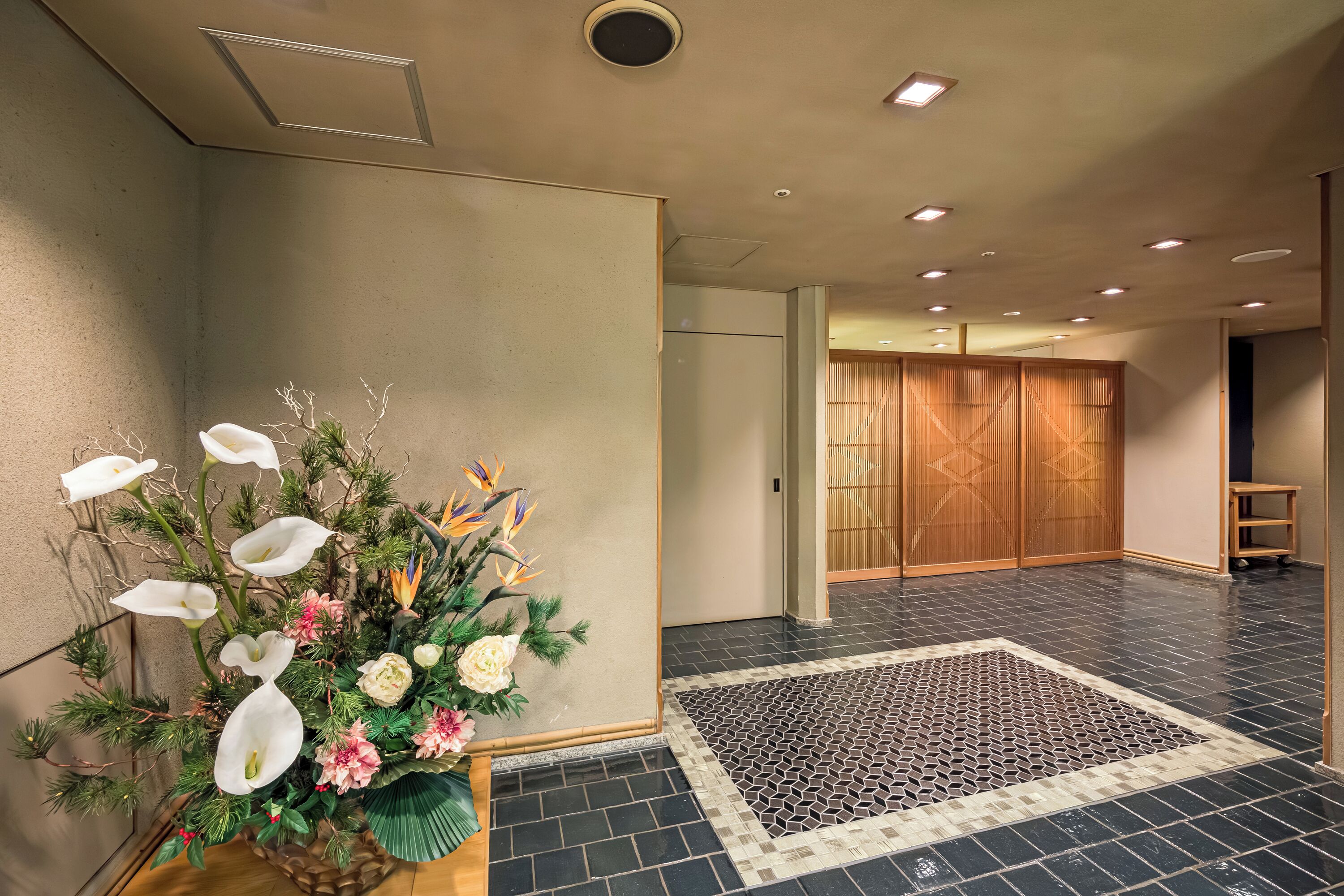 4 restaurants, breakfast, dinner served; japanese cuisine