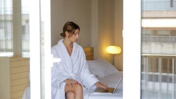 Penthouse, City View | Hypo-allergenic bedding, memory-foam beds, minibar, in-room safe