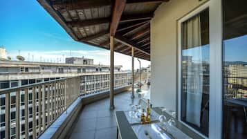 Penthouse, City View | Hypo-allergenic bedding, memory foam beds, minibar, in-room safe
