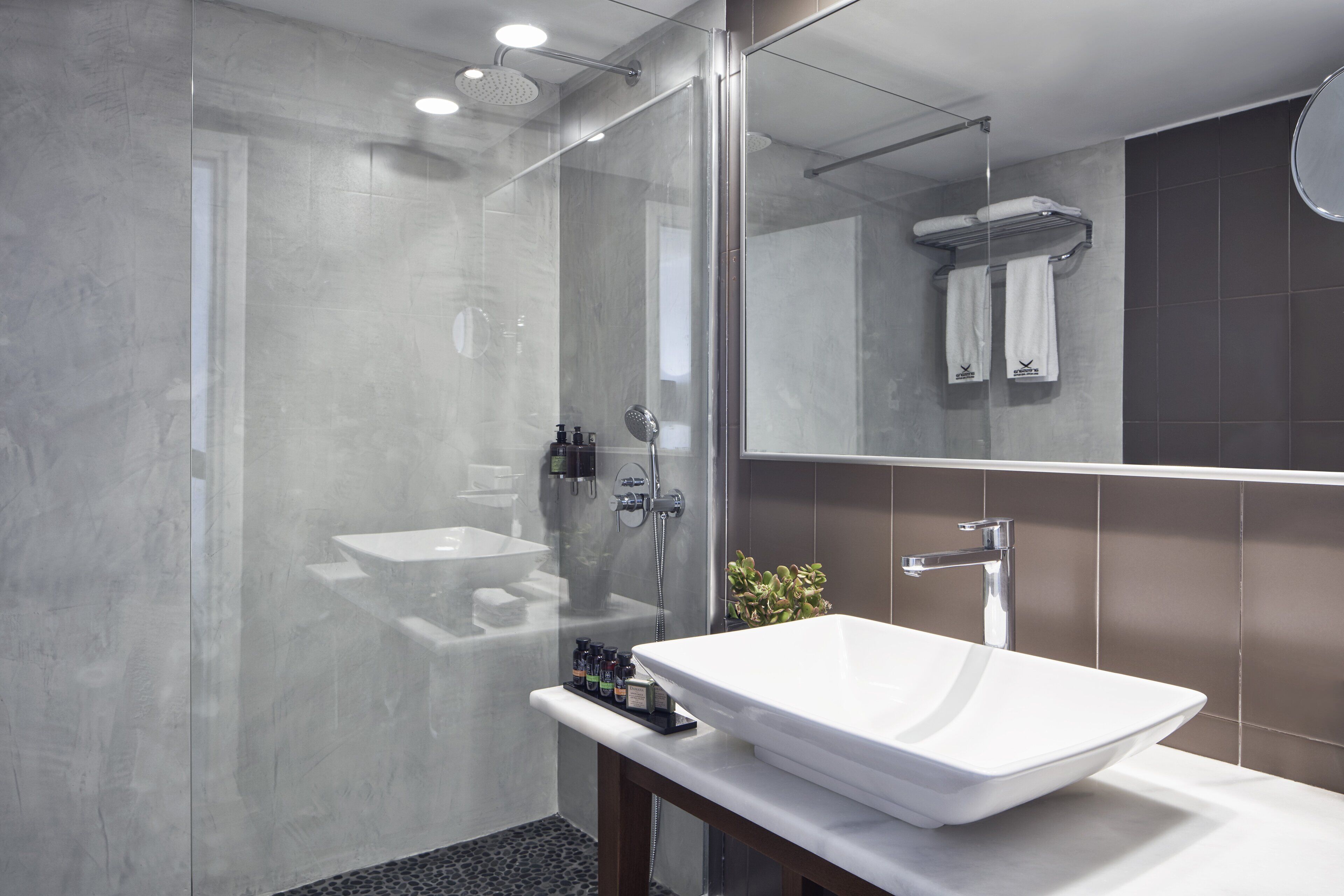 premium bedding, in-room safe, individually decorated