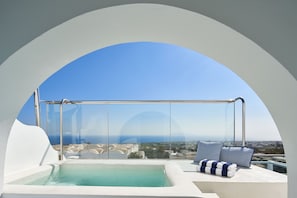 Suite, Hot Tub, Ocean View | Private spa tub