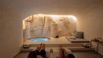 Couples treatment room(s), sauna, hot tub, steam room, body treatments