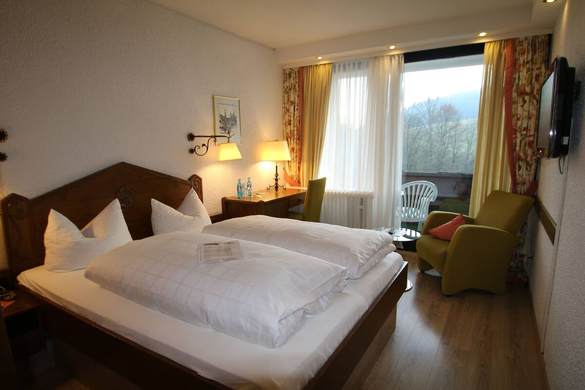 Chambre Double Standard | Minibar, coffres-forts dans les chambres, bureau, rideaux occultants