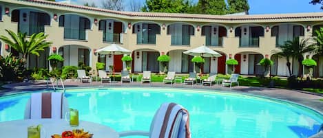 Outdoor pool, open 8:00 AM to 9:00 PM, sun loungers