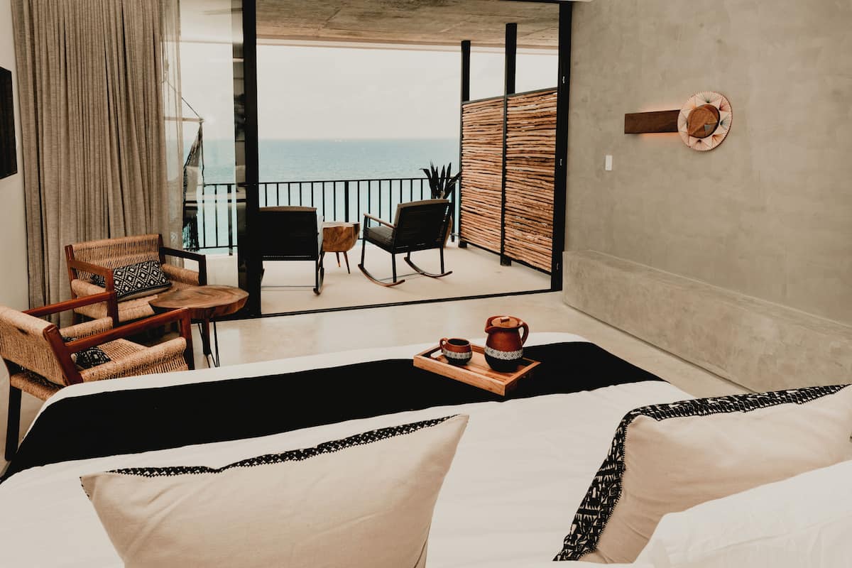 Upgrade to B Unique Adults Only | 1 bedroom, in-room safe, individually decorated, individually furnished