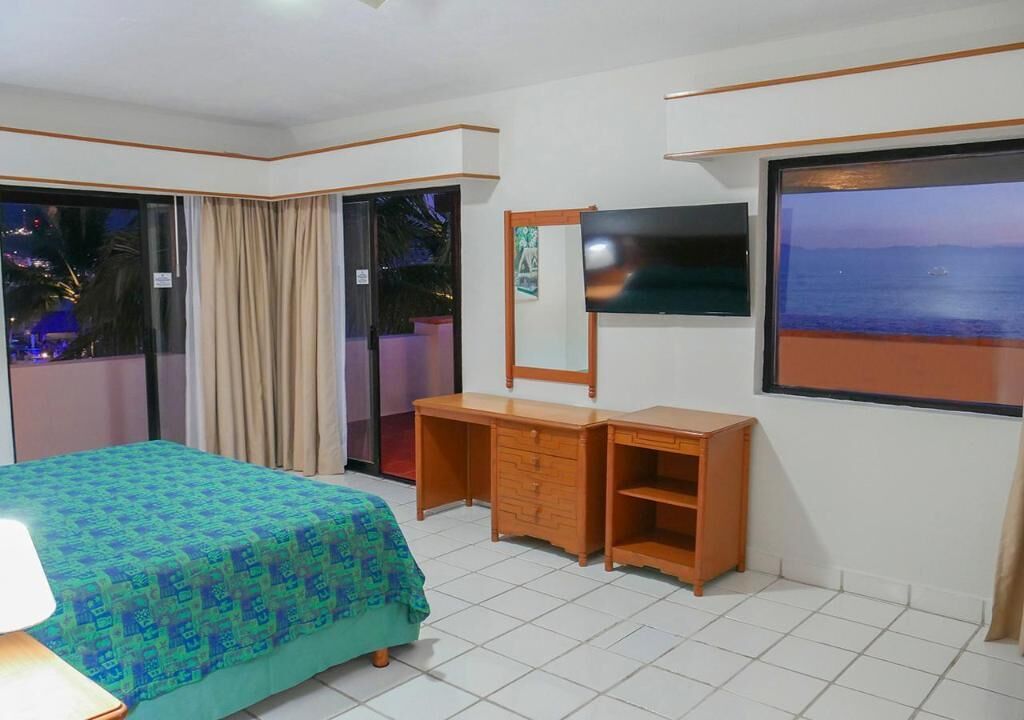 Individually furnished, blackout drapes, bed sheets