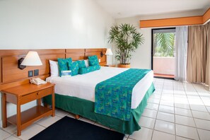 Suite, 1 Schlafzimmer | Individuell eingerichtet, Verdunkelungsvorhänge, Bettwäsche