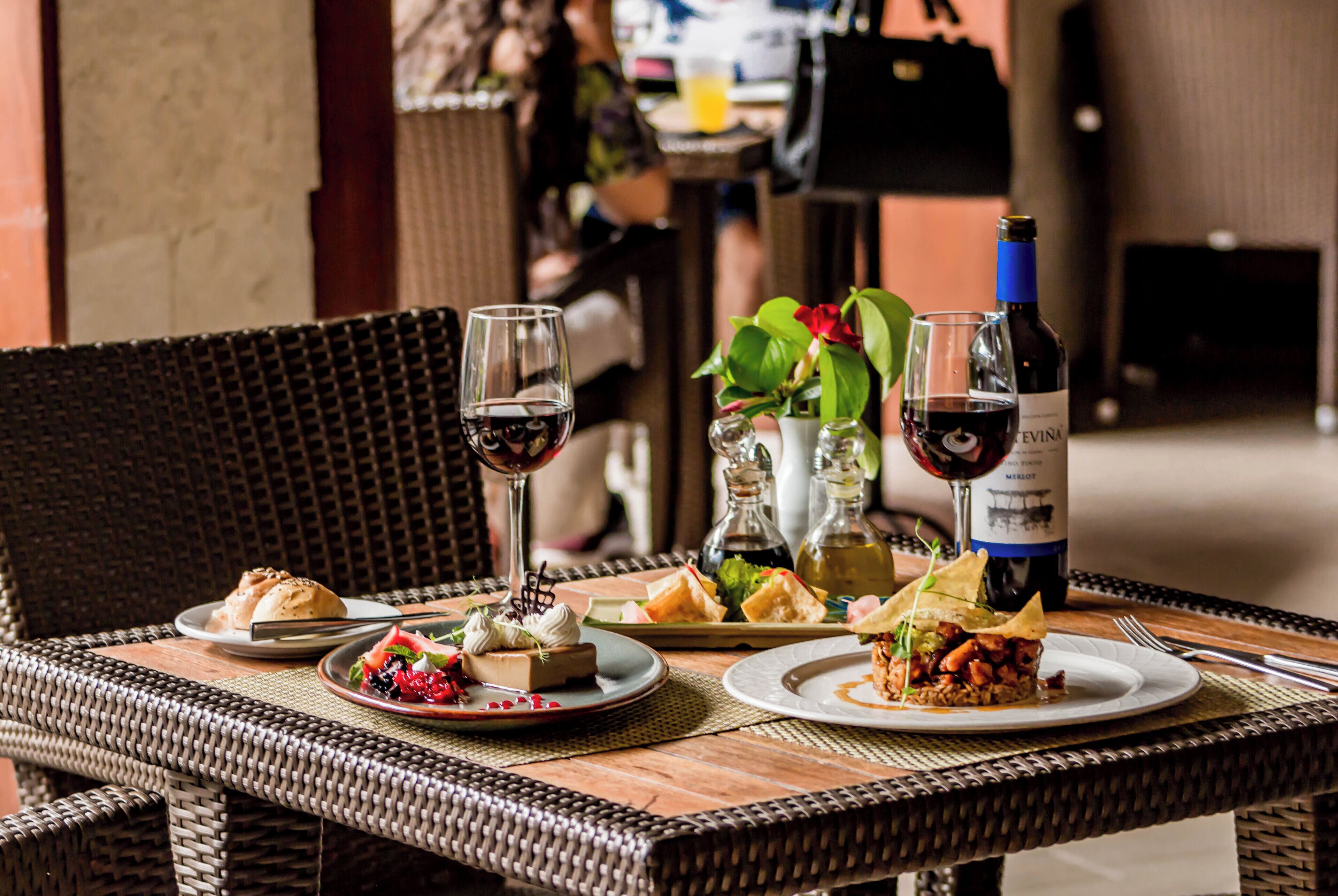 3 restaurants servant le petit déjeuner, spécialités Cuisine italienne