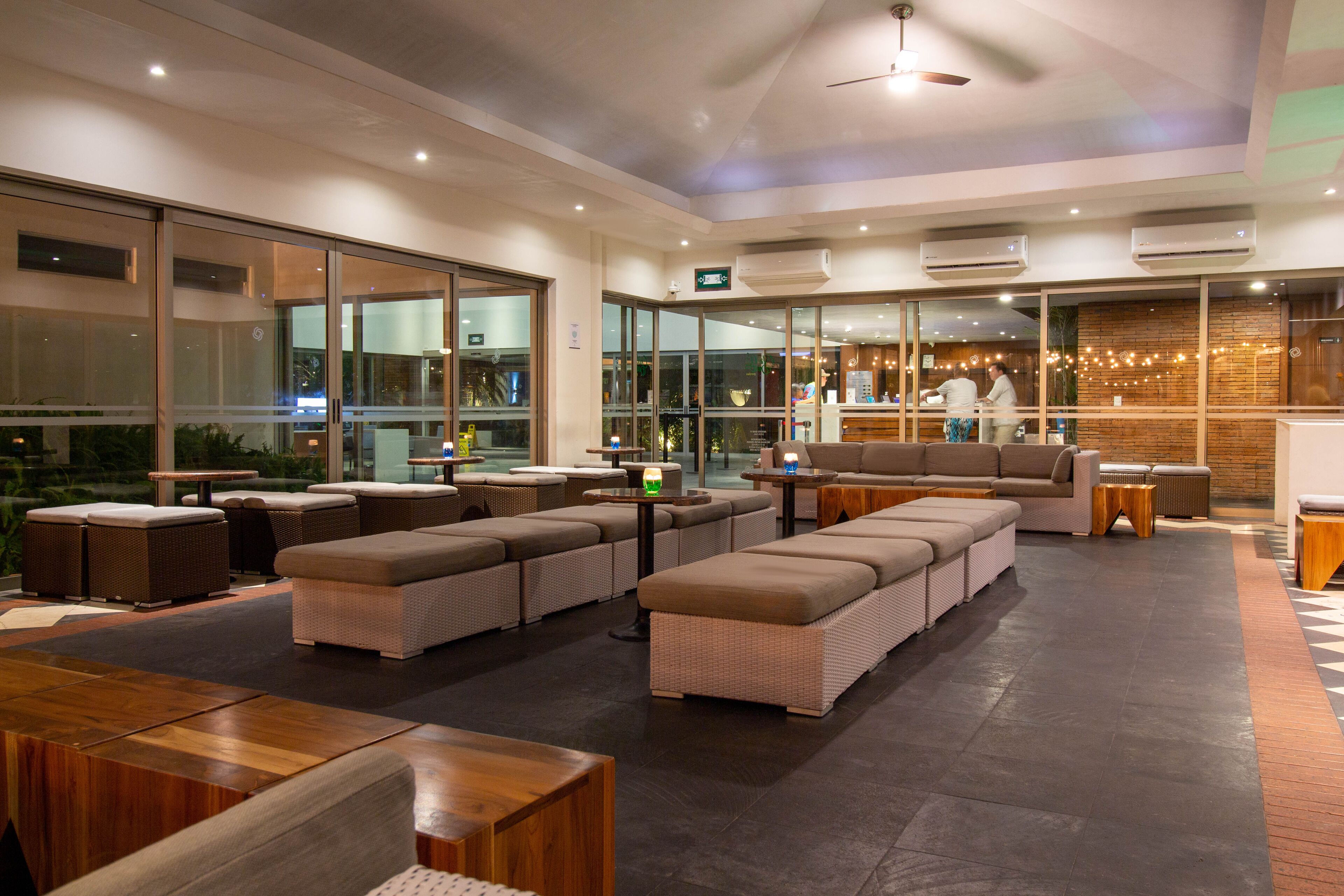 Coin salon dans le hall