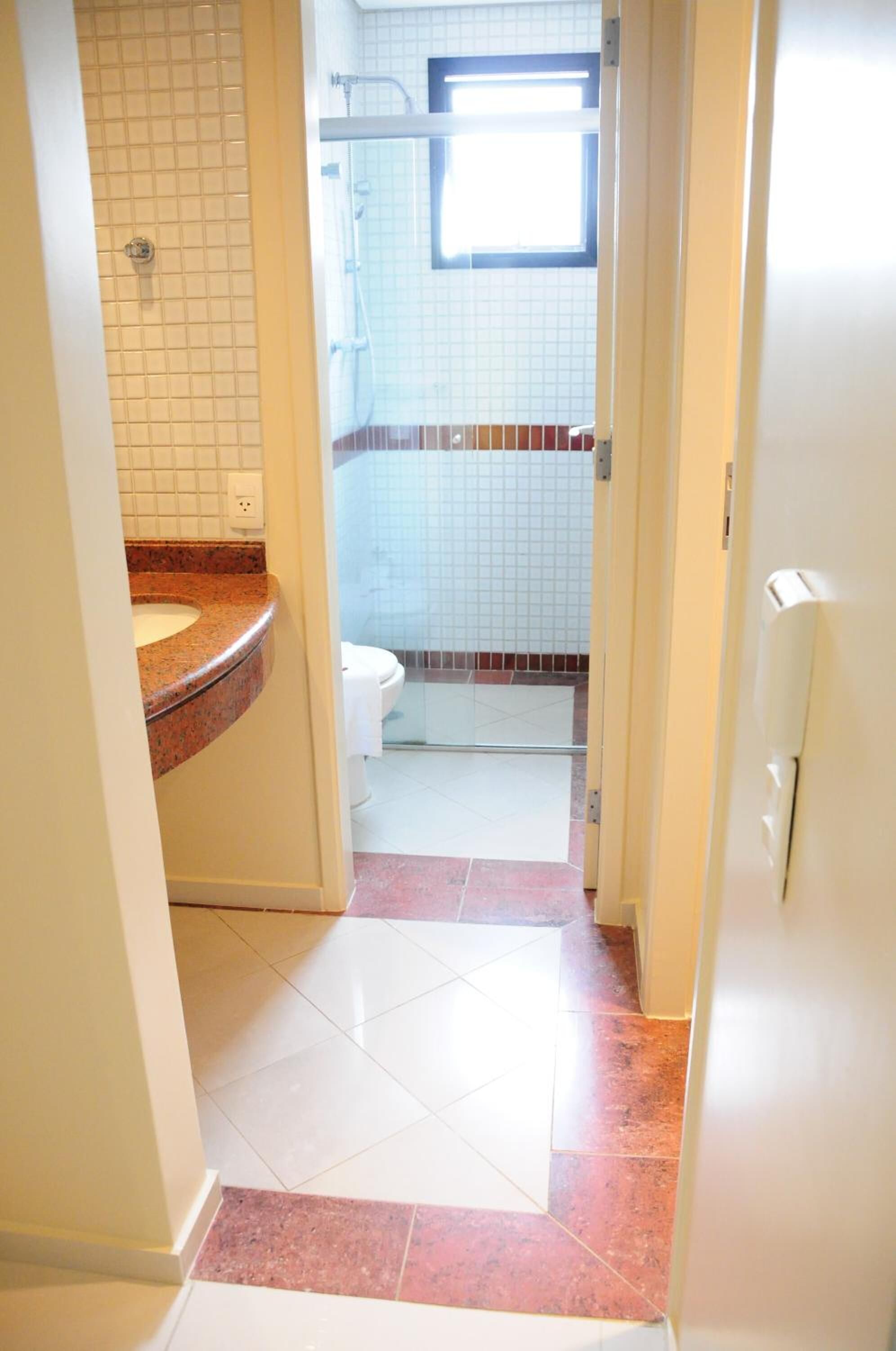 shower, free toiletries, towels