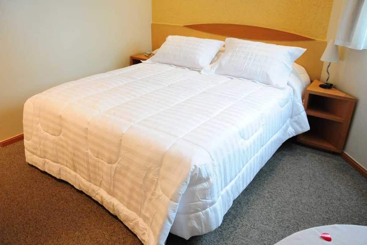 1 dormitorio, minibar, caja fuerte y cortinas opacas