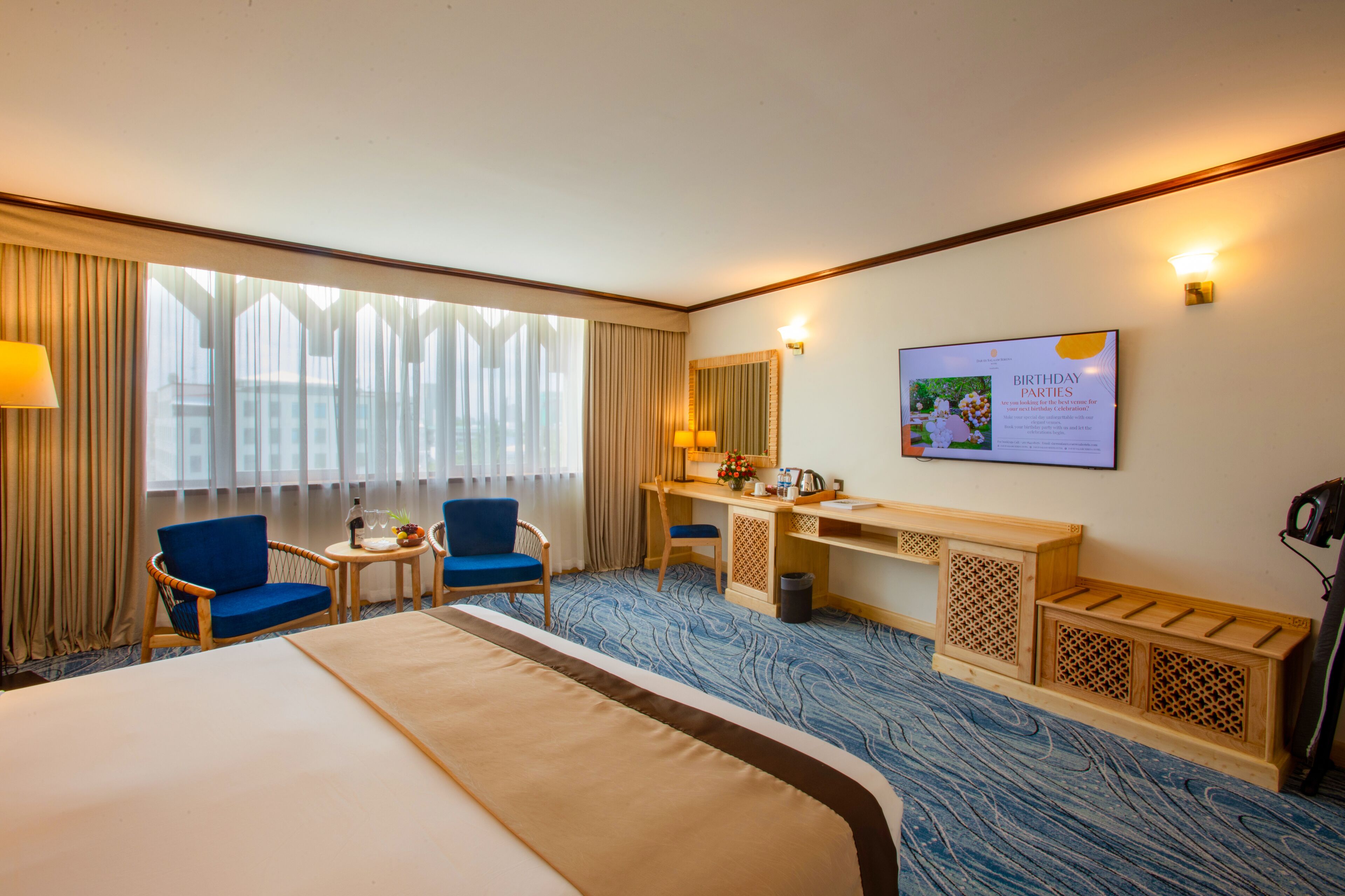 Standard Room, 1 King Bed, Non Smoking, City View | City view