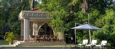 Outdoor pool, pool umbrellas