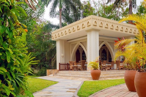 Poolside bar
