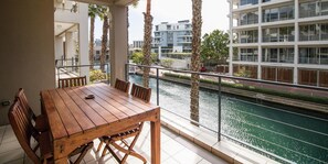 Luxury Apartment, 2 Bedrooms | Balcony view - Waterfront Village (Cape Town)