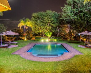 Outdoor pool, pool loungers