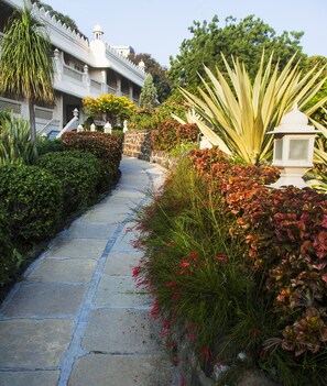 Daily buffet breakfast (INR 1000 per person)