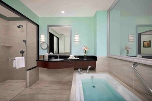 Suite Premium, 1 habitación, vistas al jardín (Temptation) | Baño | Cabezal de ducha tipo lluvia y artículos de higiene personal gratuitos