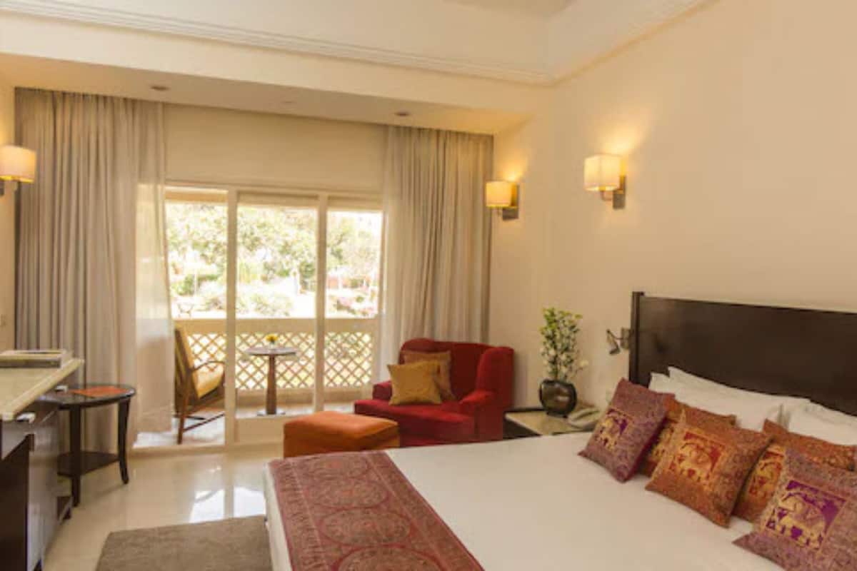 premium bedding, minibar, in-room safe, individually furnished