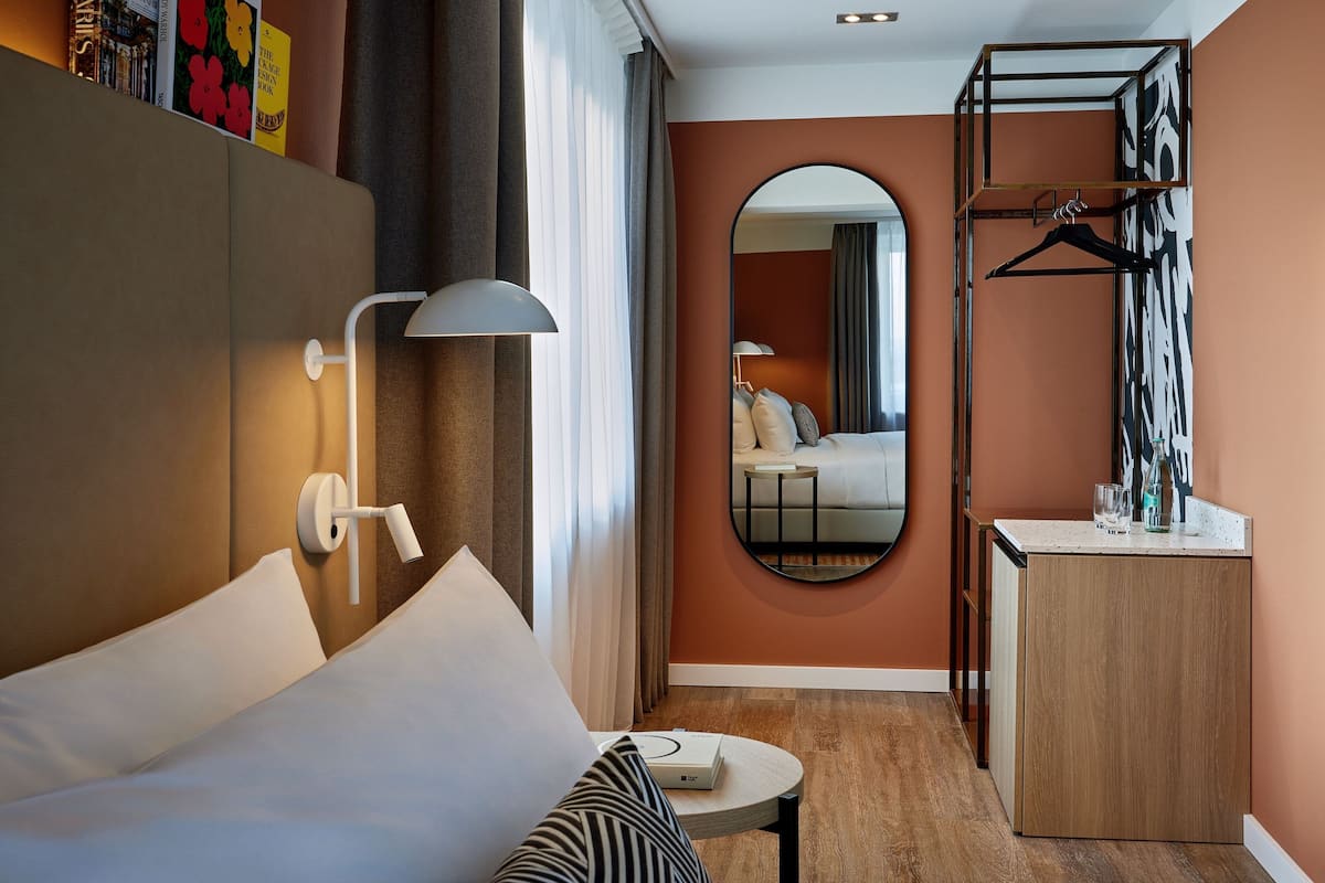 1 dormitorio, ropa de cama hipoalergénica, minibar y caja fuerte