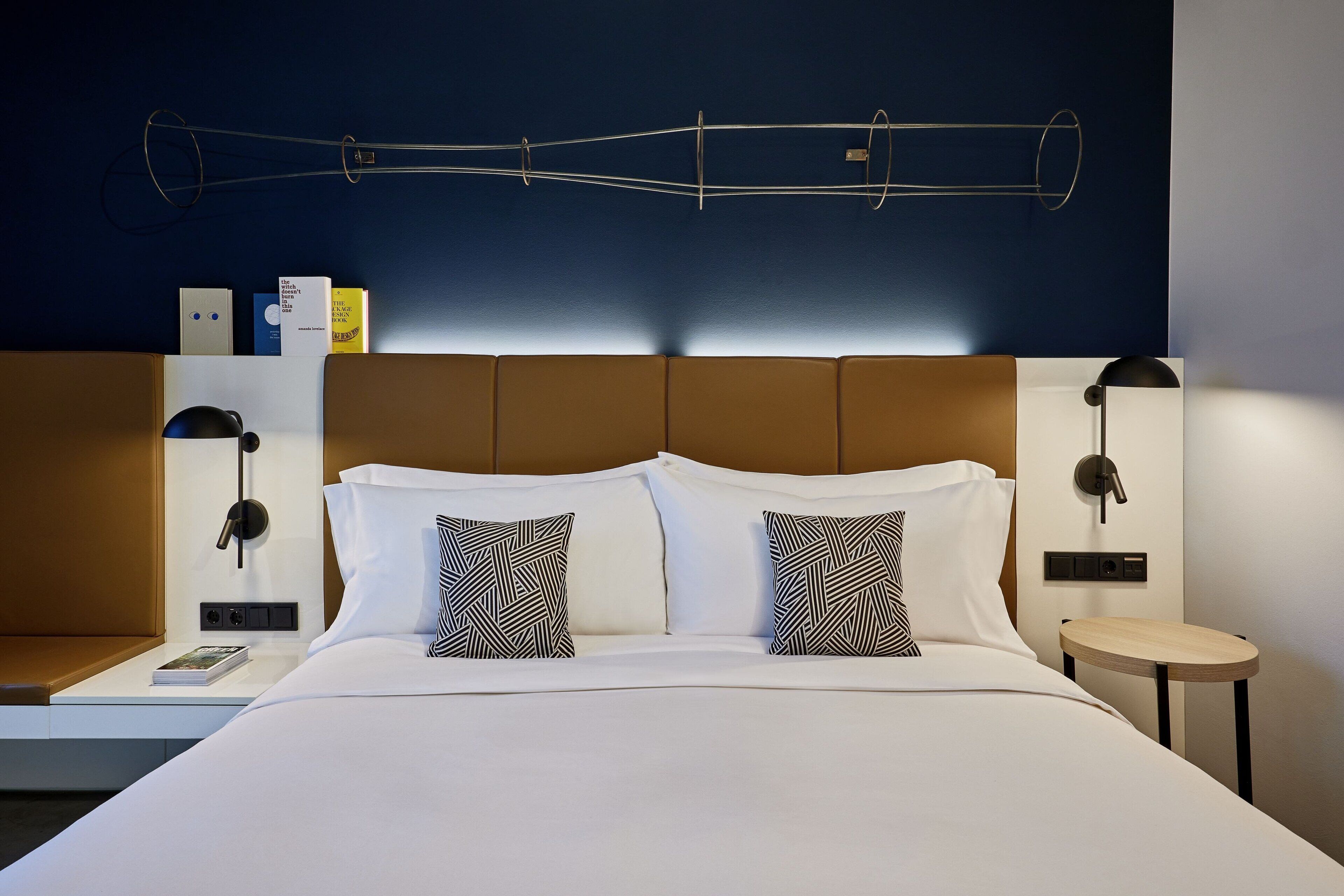 comfort room, 1 king bed, city view | 1 bedroom, hypo-allergenic bedding, minibar, in-room safe