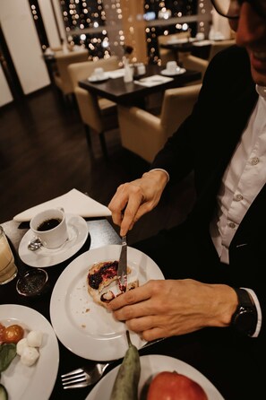 Frukostbuffé varje dag mot avgift