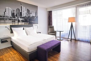 Hypo-allergenic bedding, in-room safe, desk, blackout curtains - Tulip Inn Ludwigshafen City (Ludwigshafen)