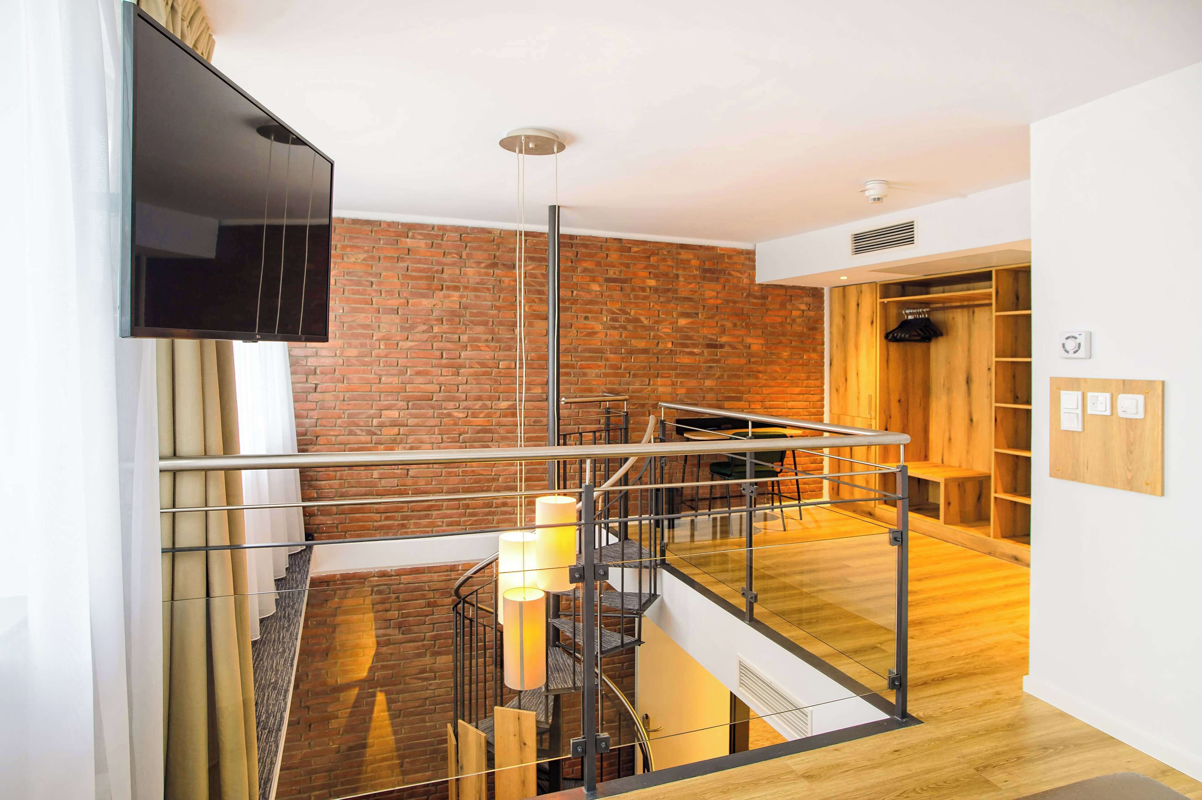 1 bedroom, hypo-allergenic bedding, in-room safe, desk