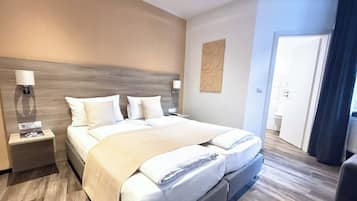 1 soveværelse, allergivenligt sengetøj, pengeskab på værelset