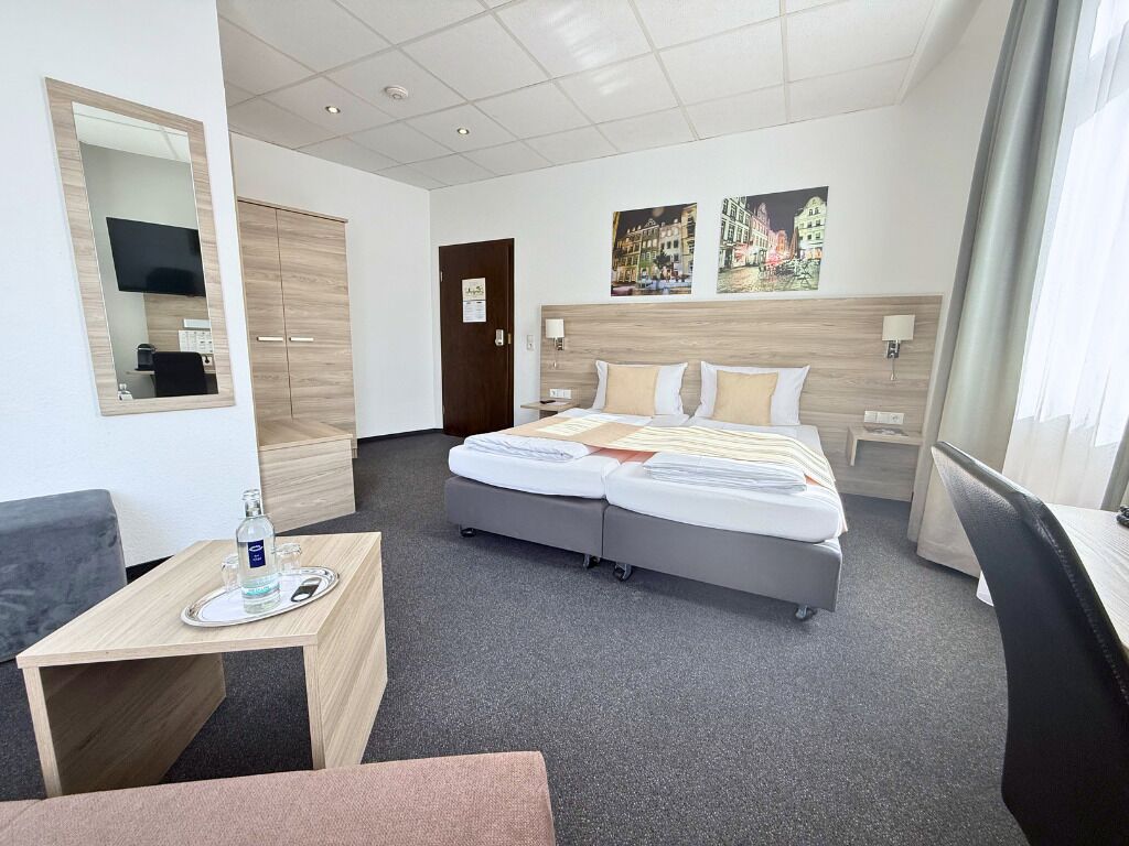 Superior Twin Room, Non Smoking | 1 bedroom, hypo-allergenic bedding, in-room safe, desk