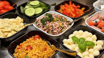 Daily buffet breakfast (EUR 18.9 per person)