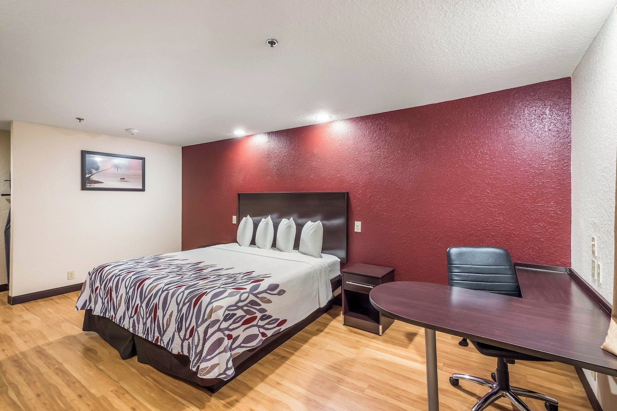 Superior Room, 1 King Bed (Smoke Free)