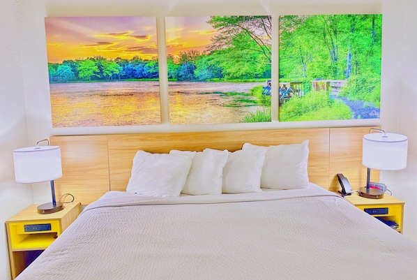 Room, 1 King Bed, Non Smoking | 1 bedroom, desk, blackout drapes, iron/ironing board
