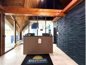 Reception - Days Inn by Wyndham Rutland/Killington Area (Rutland)