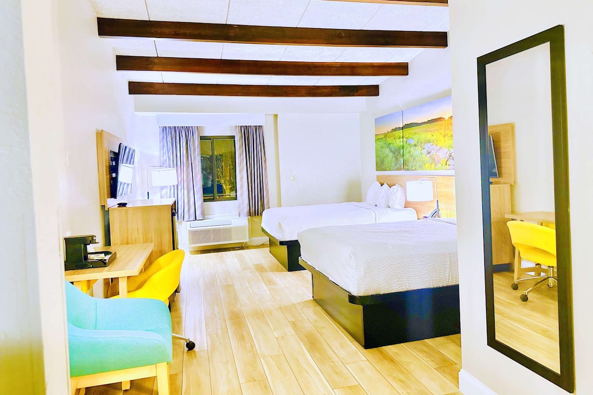 Room, 2 Queen Beds, Non Smoking