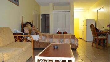 Studio | Private kitchenette