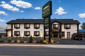 Exterior - Majestic Canyon Lodge, a Dazzler Select by Wyndham (Williams)